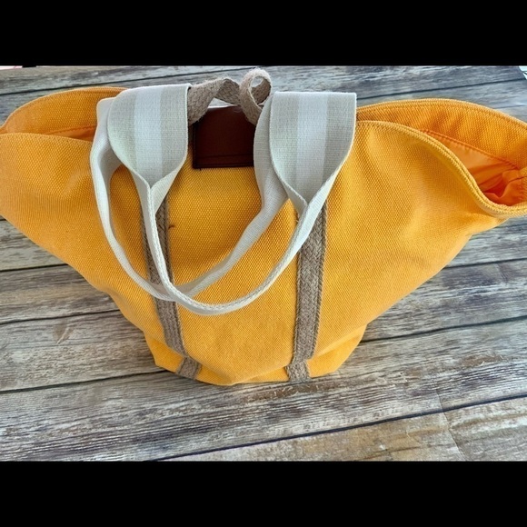 👜NWT MARIGOLD TULIP BAG - Picture 9 of 12